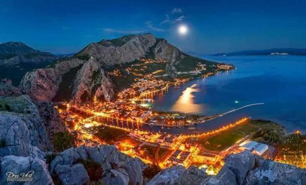 Apartman Stanic Omis Exterior photo